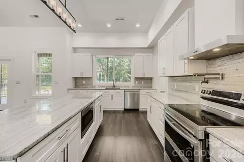 Kitchen - 321 Stone Ridge Dr, Salisbury, NC 28146 photo 2 of 2