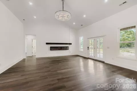 Living - 321 Stone Ridge Dr, Salisbury, NC 28146 photo 2 of 4