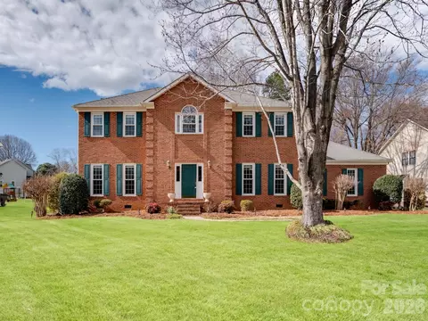 2775 Lamplighter Dr, Kannapolis, NC 28081