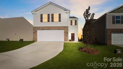 42 Caroline Valley Ln, Hendersonville, NC 28792