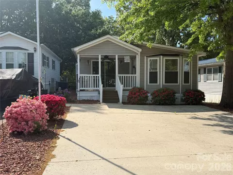 129 Club House Dr, New London, NC 28127