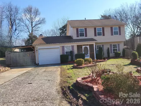 7515 Woodknoll Dr, Charlotte, NC 28217