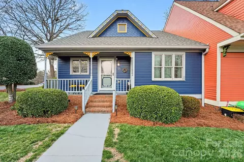 421 Windsor Ln, Statesville, NC 28677