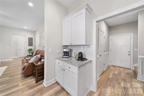 Entry Way - 1055 Coppergate Dr, Salisbury, NC 28147 photo 2 of 3