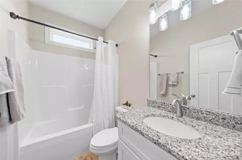 Bath - 1055 Coppergate Dr, Salisbury, NC 28147 photo 3 of 3