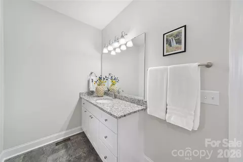 Bath - 1055 Coppergate Dr, Salisbury, NC 28147 photo 2 of 3