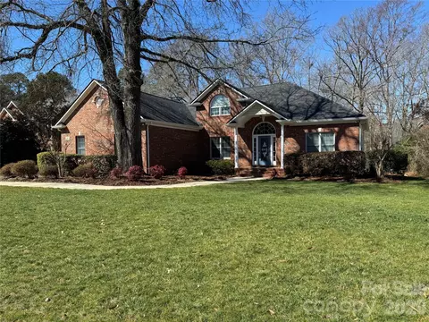 2010 Olde Oxford Ct, Rock Hill, SC 29732