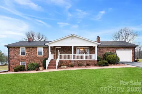 1118 Lake Houser Rd, Mooresboro, NC 28114