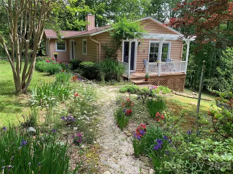 1193 Brightwater Dr, Hendersonville, NC 28739