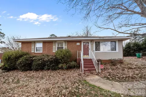 400 Sharview Cir, Charlotte, NC 28217