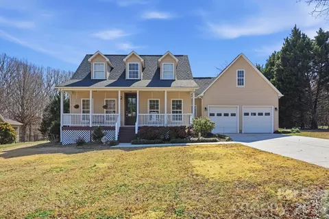7335 Broad Wing Ln, Sherrills Ford, NC 28673