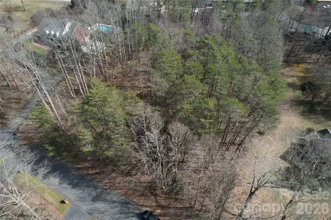 3924 Deer Run Ne Dr NE, Conover, NC 28613 photo 2