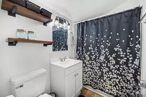 Bath - 918 8th St, Lancaster, SC 29720 photo 2 of 2