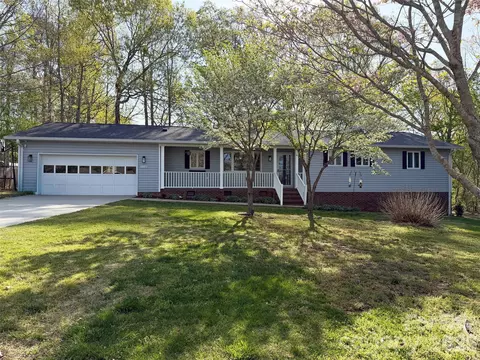 1140 Knollwood Dr, Claremont, NC 28610