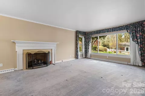 Living - 142 Pearson Dr, Morganton, NC 28655 photo 3 of 6