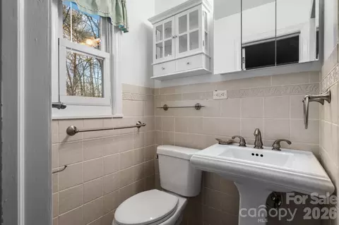 Bath - 142 Pearson Dr, Morganton, NC 28655 photo 2 of 2