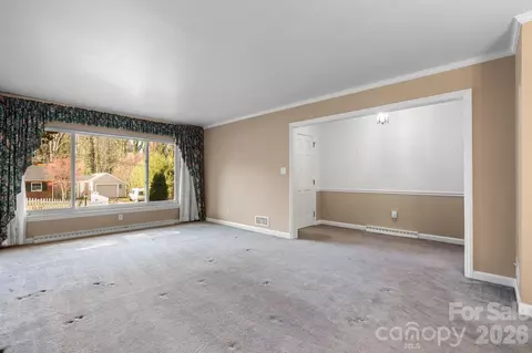 Living - 142 Pearson Dr, Morganton, NC 28655 photo 1 of 6