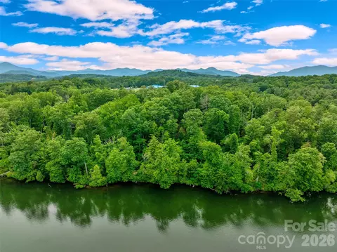 17 Hendrickson Ct, Candler, NC 28715