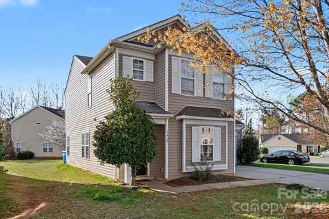 1409 Majestic Meadow Dr, Charlotte, NC 28216
