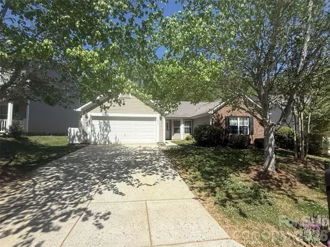 2457 Marthas Ridge Dr, Statesville, NC 28625