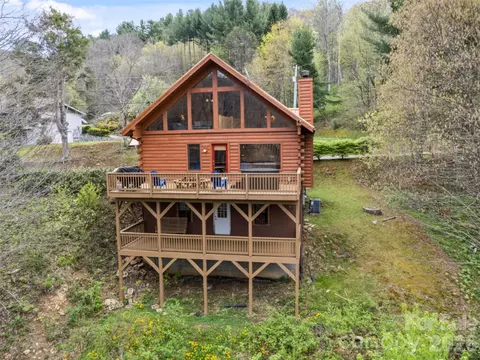 91 Copper Spur Rd, Maggie Valley, NC 28751