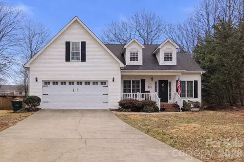 5227 Foley Dr, Hickory, NC 28602