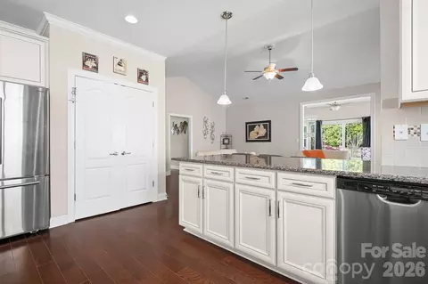 Kitchen - 12705 Meetinghouse Dr, Cornelius, NC 28031 photo 4 of 4