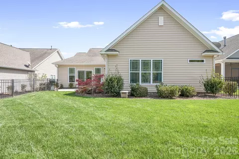 Exterior - 12705 Meetinghouse Dr, Cornelius, NC 28031 photo 6 of 7