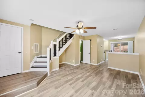 3105 Summercroft Ln, Charlotte, NC 28269