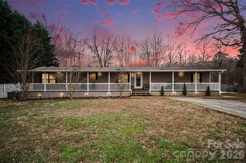 752 Sam Brown Rd, Gastonia, NC 28056