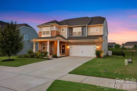 175 Falls Cove Dr, Troutman, NC 28166
