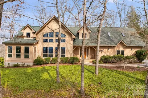 5584 Spring Rd, Hendersonville, NC 28739