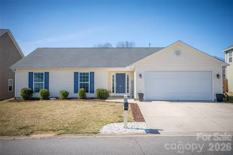 129 New River Dr, Fletcher, NC 28732