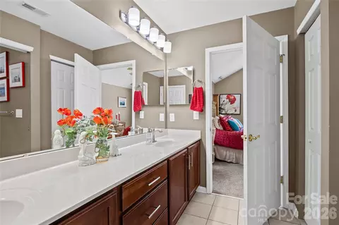Bath - 768 Ledgestone Ct, Tega Cay, SC 29708 photo 3 of 3