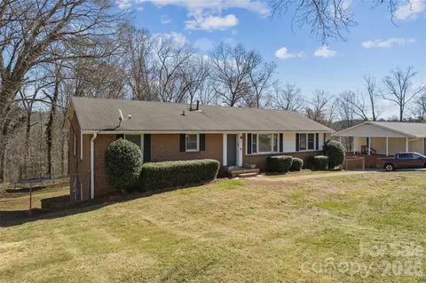 110 Hillcrest Dr, Belmont, NC 28012