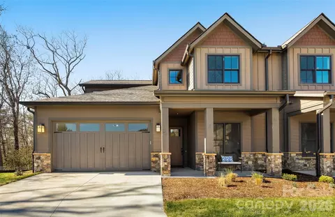 105 Chimney Chase Trl, Hendersonville, NC 28739