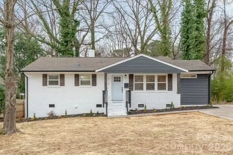 915 Crestmere St, Charlotte, NC 28208
