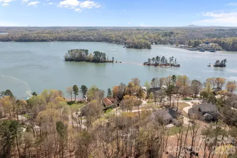 184 High Lake Dr, Statesville, NC 28677