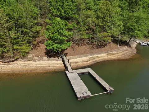 163 High Lake Dr, Statesville, NC 28677