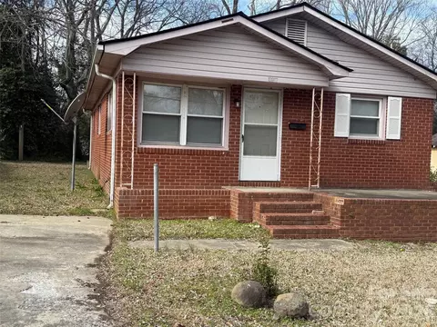 427 Clinton Ave, Lancaster, SC 29720