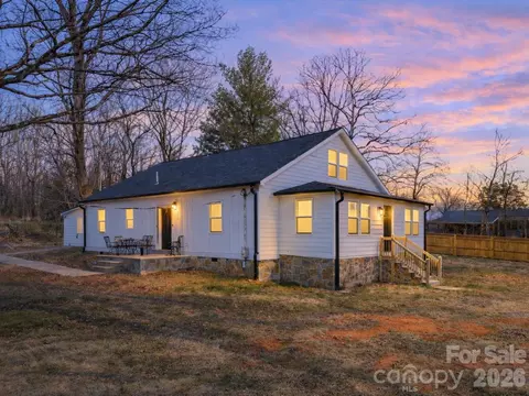 2269 Drexel Heights St, Morganton, NC 28655