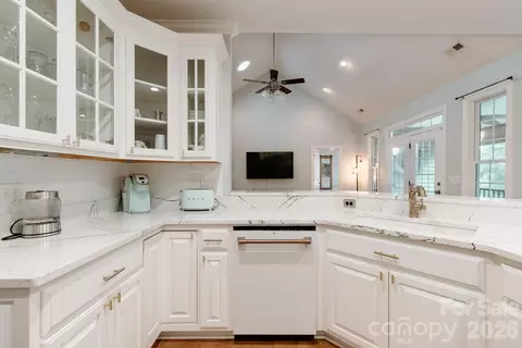 Kitchen - 110 Mandy Ln, Tryon, NC 28782 photo 4 of 5