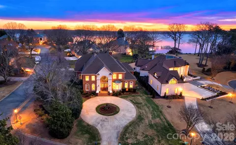 18326 Bowsprit Pointe Rd, Cornelius, NC 28031
