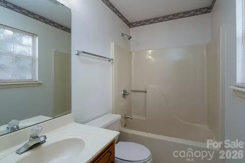 Bath - 116 Stonybrook Rd, Salisbury, NC 28147 photo 1 of 2