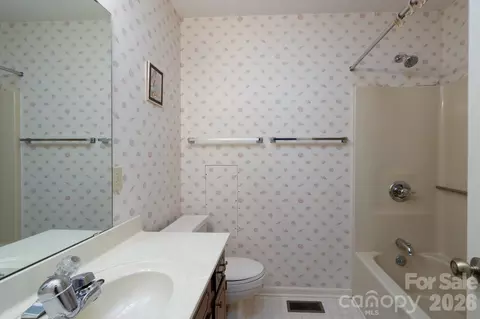 Bath - 116 Stonybrook Rd, Salisbury, NC 28147 photo 2 of 2