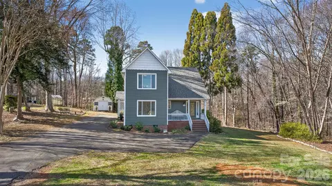 1665 Sherwood Ct, Sherrills Ford, NC 28673
