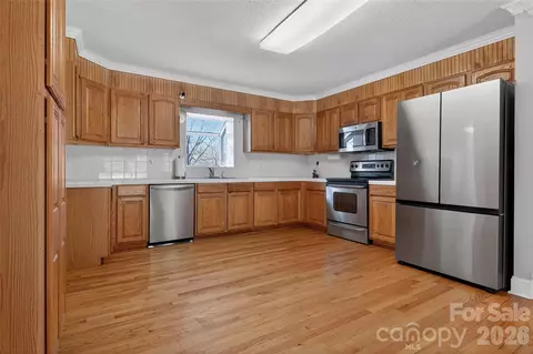 Kitchen - 926 Mauney Rd, Stanley, NC 28164 photo 1 of 2