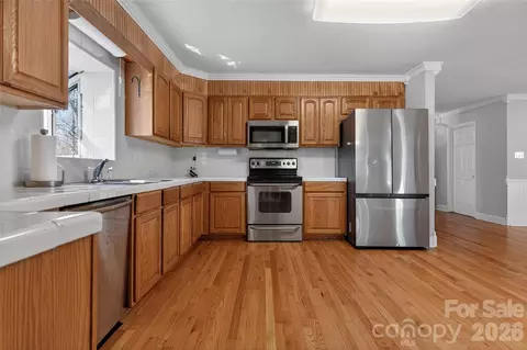 Kitchen - 926 Mauney Rd, Stanley, NC 28164 photo 2 of 2