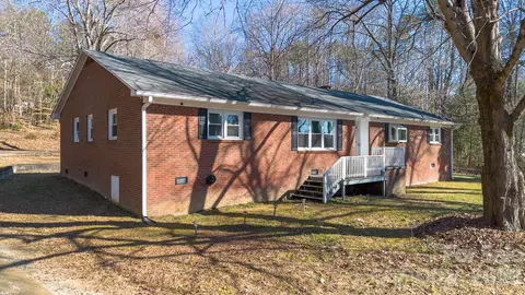 Exterior - 926 Mauney Rd, Stanley, NC 28164 photo 1 of 4