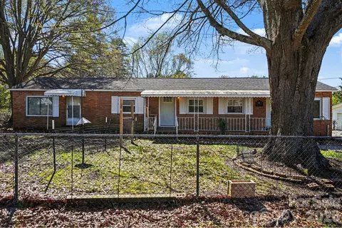 139 Blackburn Dr, Grover, NC 28073